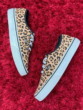 Vans Authentic Low Top Women’s 6.5 Cheetah Mens 5 White Waffle Sole